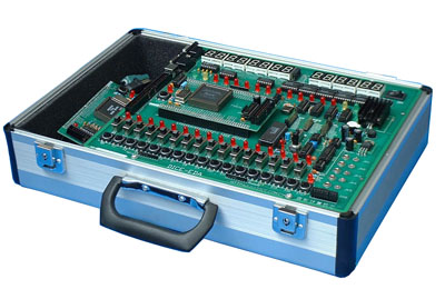    LG-EDA01型 實(shí)驗(yàn)開發(fā)系統(tǒng)，一改傳統(tǒng)數(shù)字電路實(shí)驗(yàn)系統(tǒng)&ldquo;芯片＋連線&rdquo;做法，而采用CPLD或FPGA等大規(guī)模在線可編程器件,使數(shù)字電路的硬件軟設(shè)計(jì),即電子設(shè)計(jì)自動(dòng)化EDA.該系統(tǒng)支持眾多著名公司的CPLD/ FPGA芯片應(yīng)用開發(fā)，并配有相應(yīng)的開發(fā)軟件,適用廣大高校的EDA數(shù)學(xué)實(shí)驗(yàn)、課程設(shè)計(jì)和畢業(yè)設(shè)計(jì)，同時(shí)也為科研院所提供了良好的開發(fā)環(huán)境。 