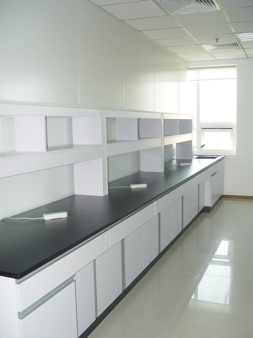 全木實(shí)驗(yàn)臺(tái)、化學(xué)實(shí)驗(yàn)臺(tái)、生物實(shí)驗(yàn)臺(tái)、制藥實(shí)驗(yàn)室、邊臺(tái)