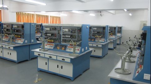 低壓電工作業(yè)實(shí)操考核裝置