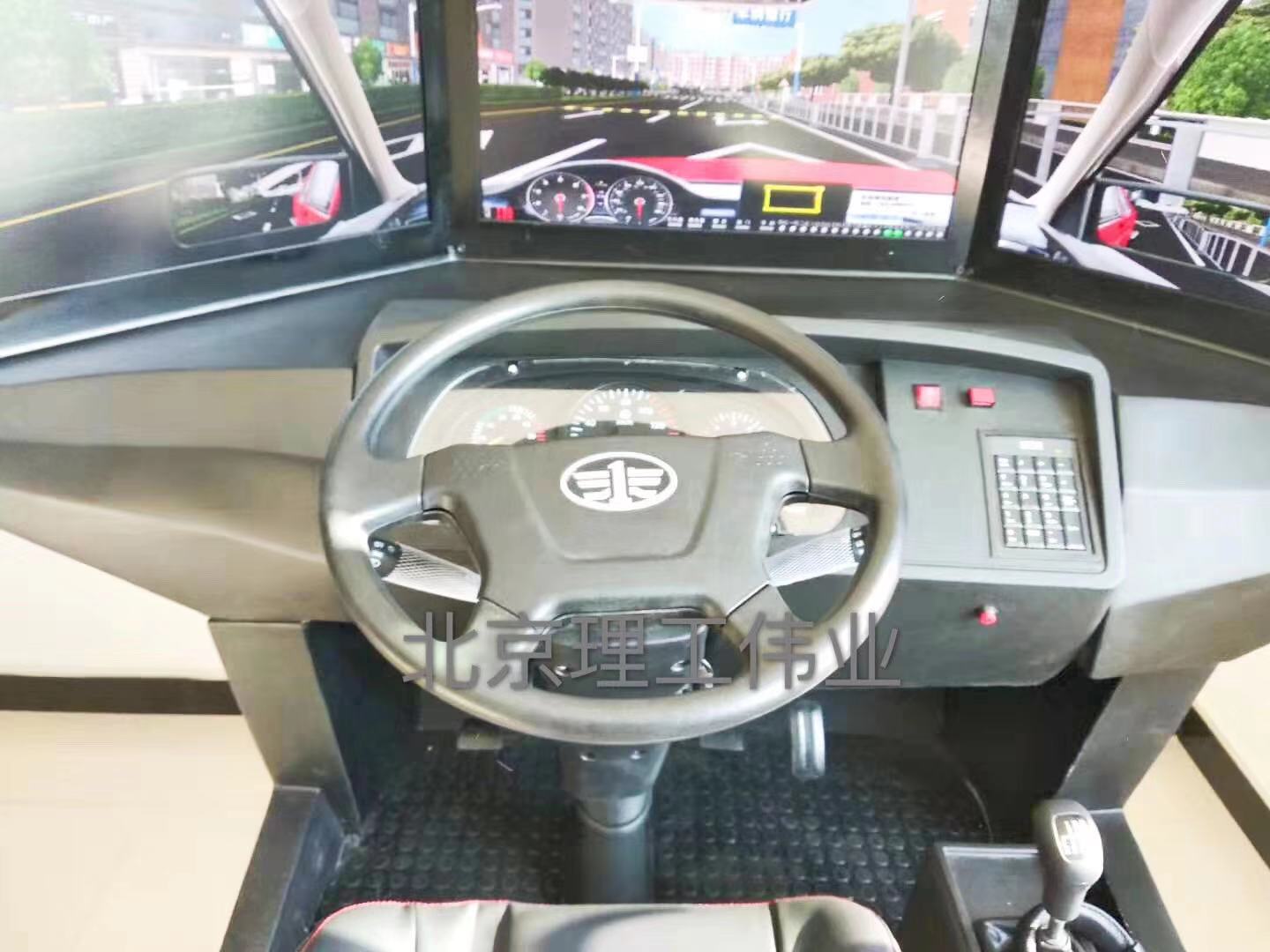 預(yù)防車輛事故仿真訓練模擬器