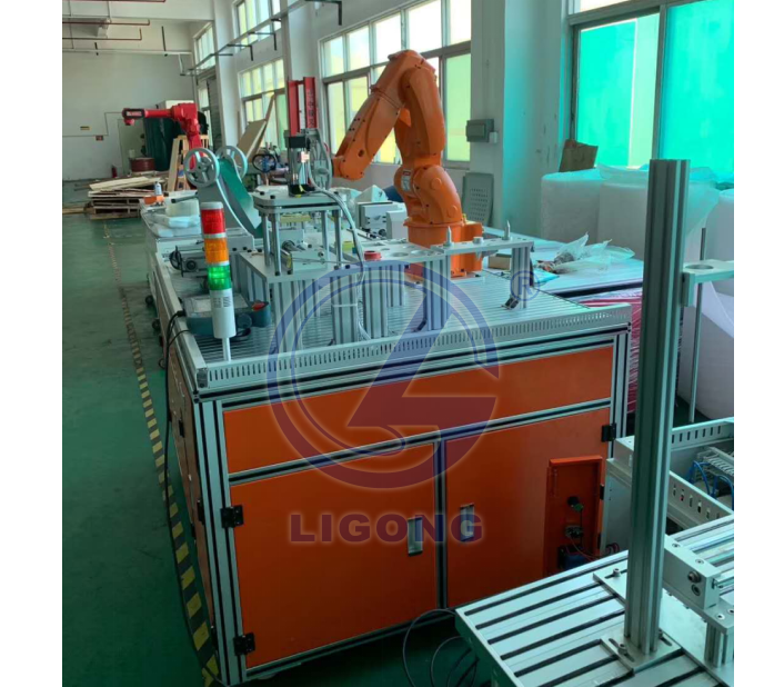 工業(yè)機(jī)器人實(shí)訓(xùn)考核平臺