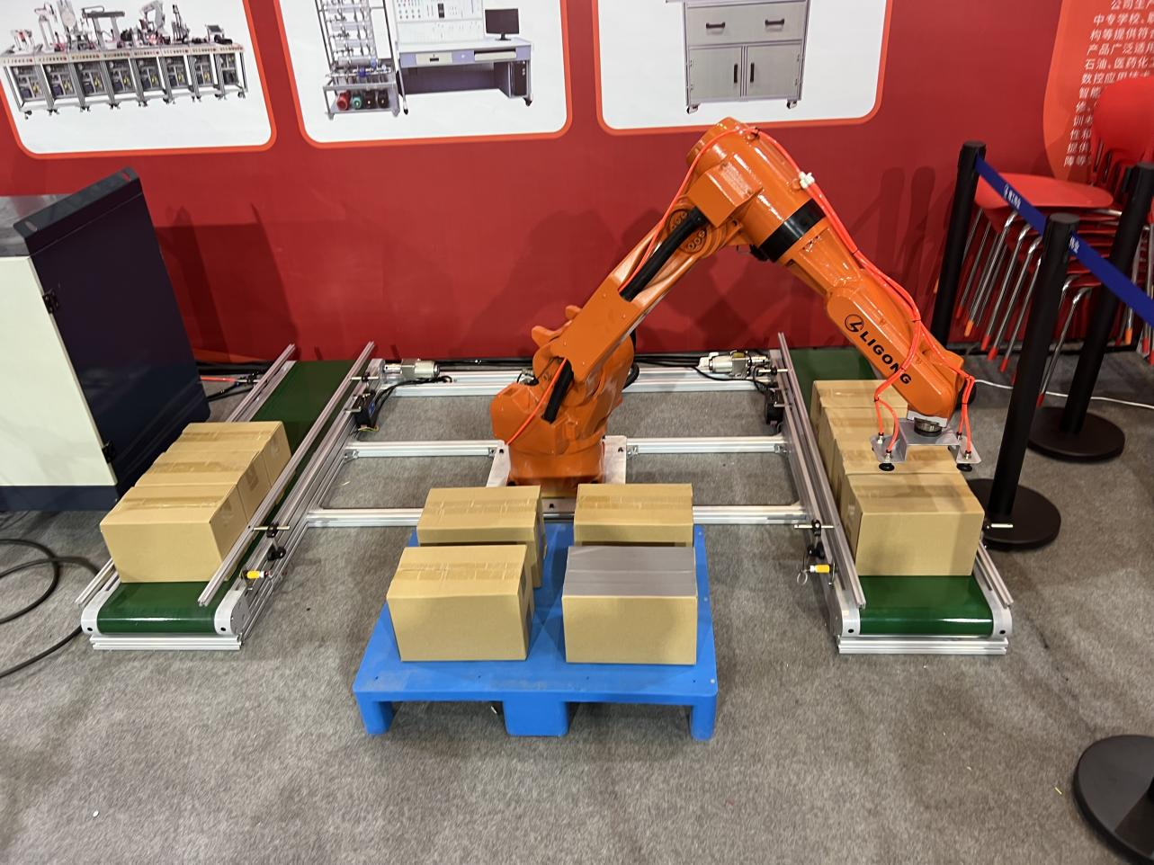 工業(yè)機(jī)器人碼垛實(shí)操工作站